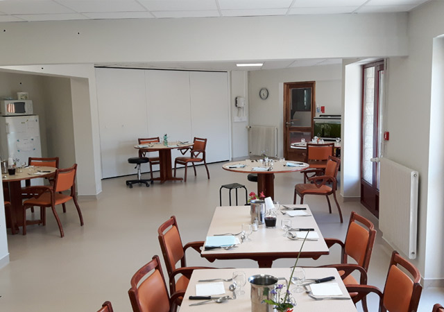 ehpad-residence-la-baie-salle-repas